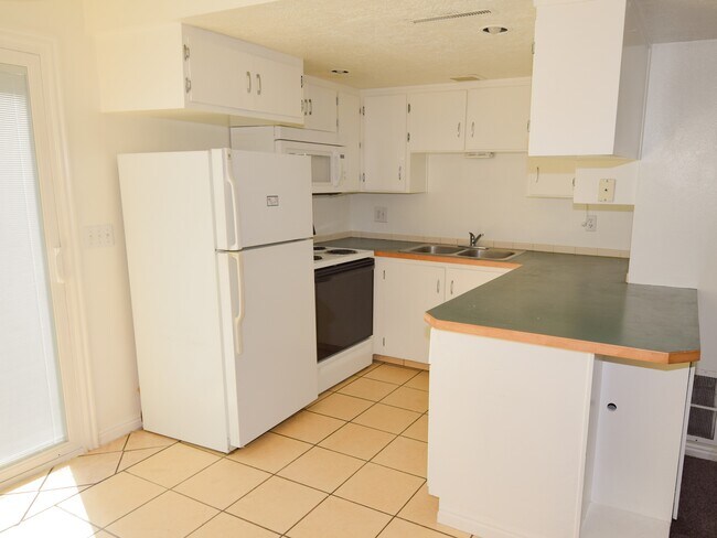 Foto del edificio - 1281 N 400 E