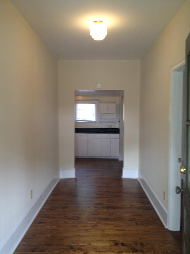 Building Photo - 223 Lyndon Ave