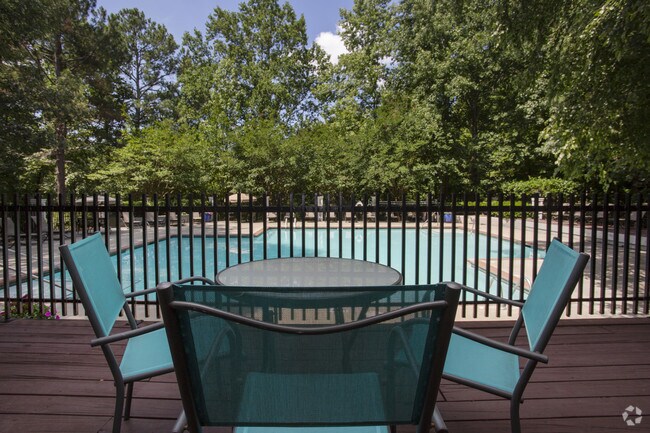 Pool - Lake Crossing Apartment Homes