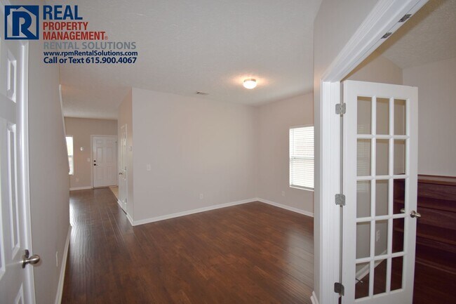 Foto del edificio - Amazing brick home in Brentwood! Large fenced backyard, washer/dryer included!