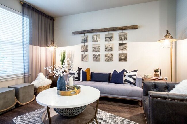 Foto del edificio - 10310 Ridgeline Blvd