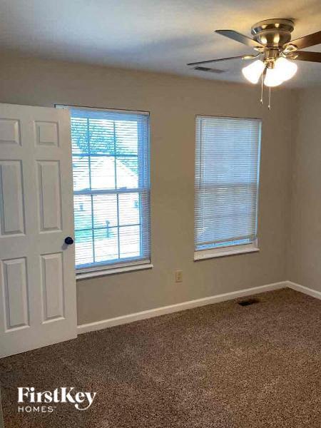 Building Photo - 7183 Oak Stream Dr