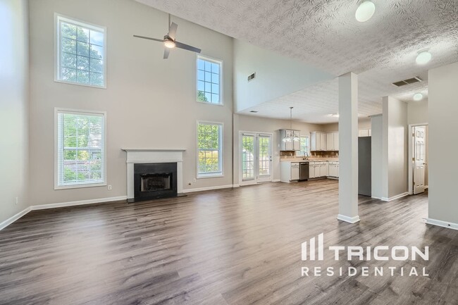 Building Photo - 733 Winbrook Dr