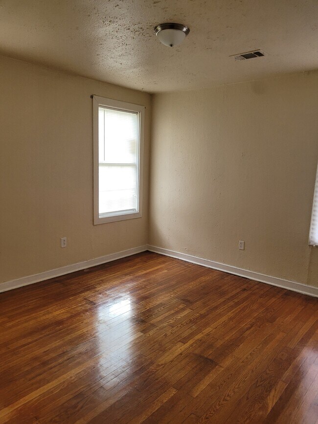 Foto del edificio - 4374 Monroe Ave