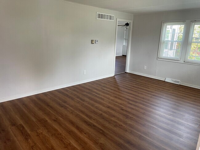Building Photo - 2718 Bellevue Ave