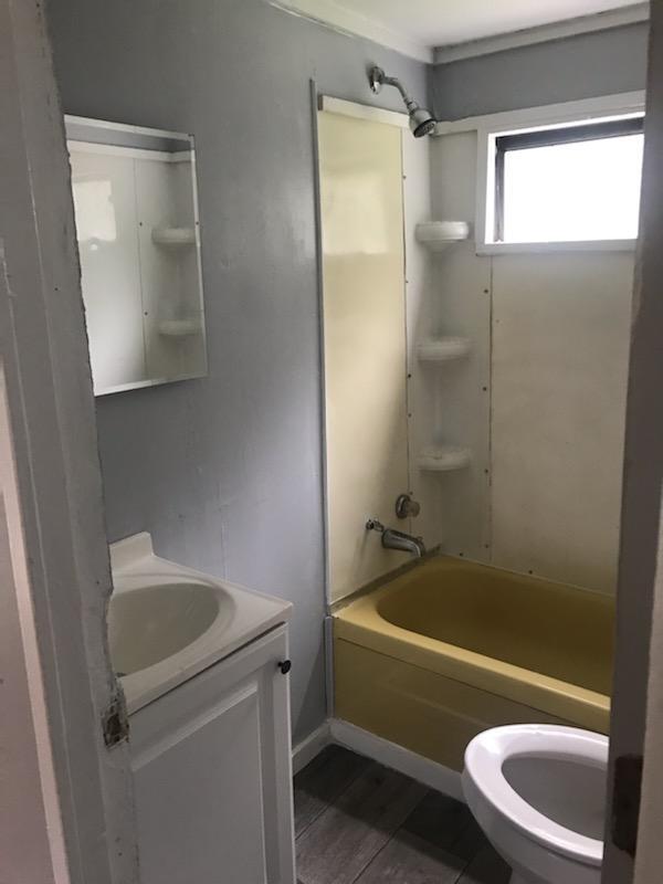 Building Photo - 100 Halls Pl