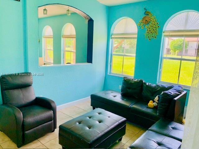 Foto del edificio - 10242 NW 7th St