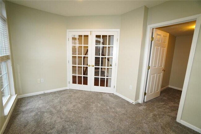 Foto del edificio - 3007 Village Run Rd