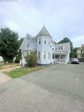 Building Photo - 51 Reed St