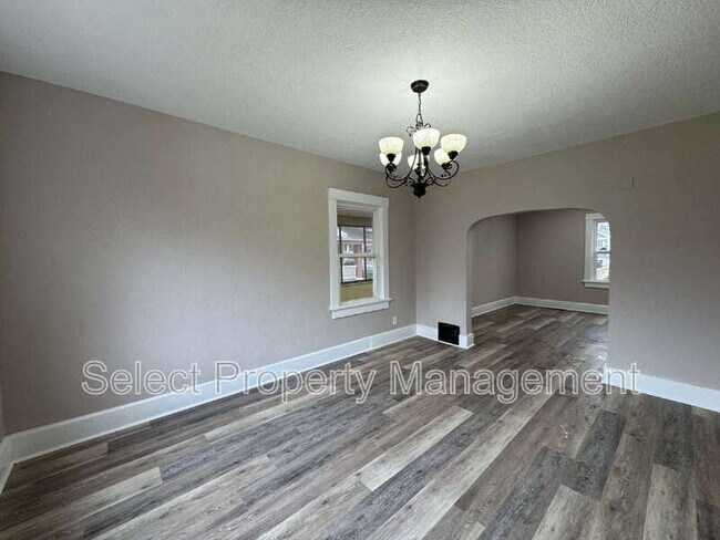 Foto del edificio - 2927 Hoagland Ave