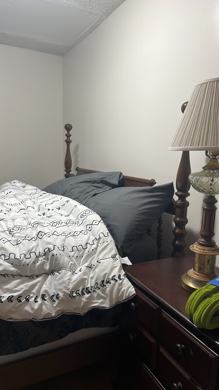 Building Photo - 66 Knollwood St