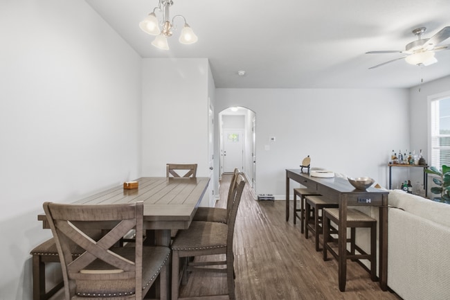 Building Photo - 2013 Folkstone Wds Ln