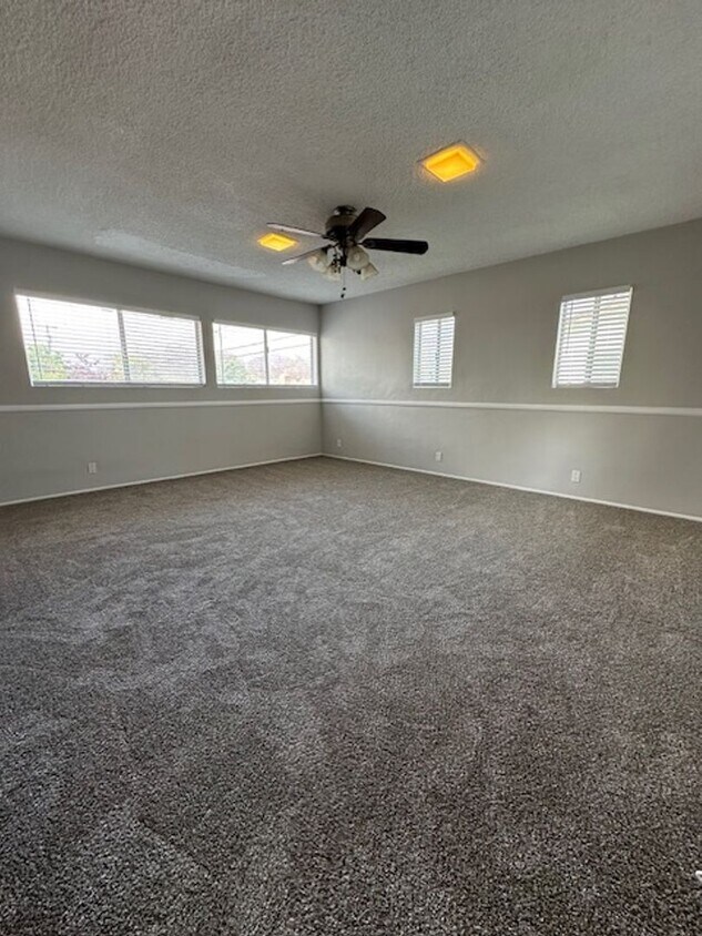 Primary Photo - BEAUTIFUL 4bd/3ba HOUSE!