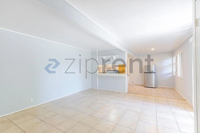 Building Photo - 709 Adeline Pl