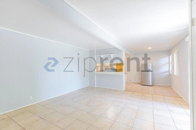 Foto del edificio - 709 Adeline Pl