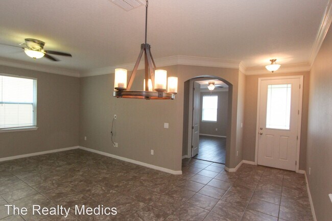 Building Photo - 4 br, 2.5 bath House - 15764 Avenue Of The...