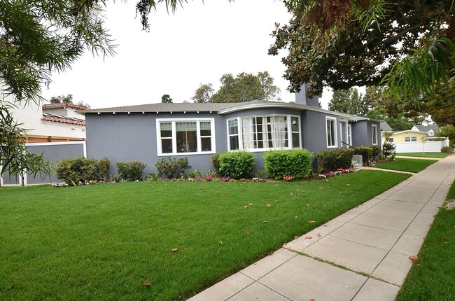 Foto del edificio - 4Bedroom 3.5 Bathrooms single family home