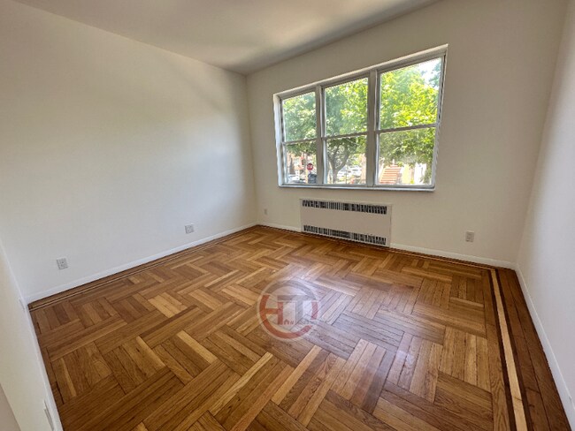 Building Photo - 3155 Schuyler Pl