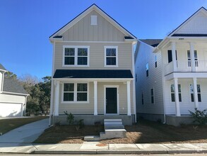 Building Photo - 1918 Weeping Cypress Dr