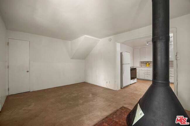 Building Photo - 435 Raymond Ave