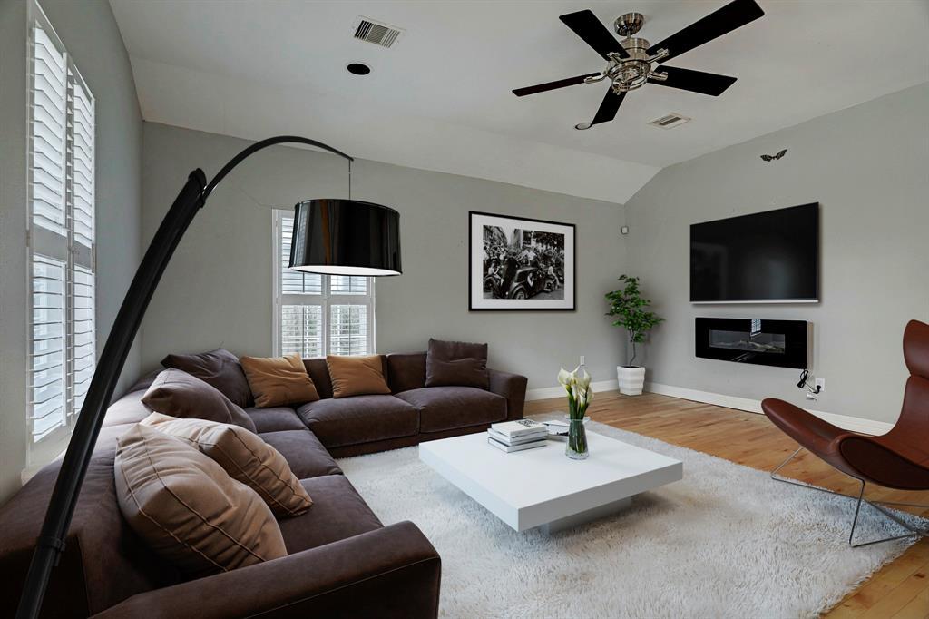 Foto principal - 4210 Marina St