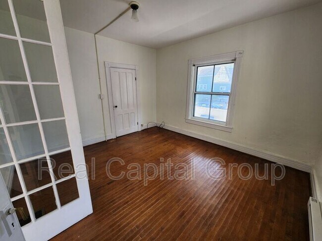 Foto del edificio - 76 Crandall St