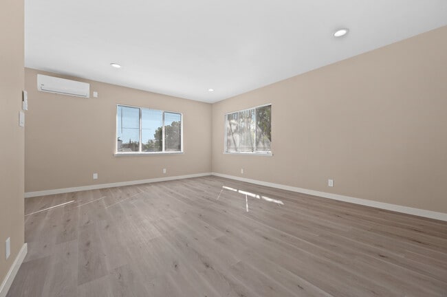 Building Photo - 11825 Iowa Ave