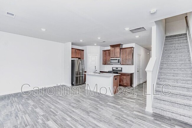 Foto del edificio - 225 Telford Dr