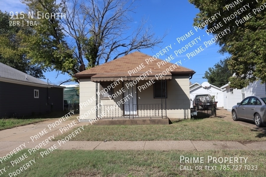 Primary Photo - 915 N Eighth-