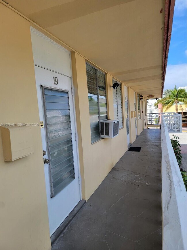 Foto del edificio - 441 Collins Ave