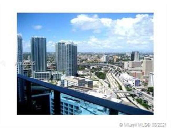 Building Photo - 200 Biscayne Boulevard Way