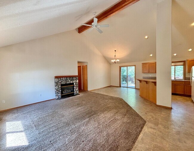 Building Photo - 61215 Bighorn Ct