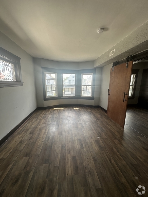 Building Photo - 3802 Poe Ave
