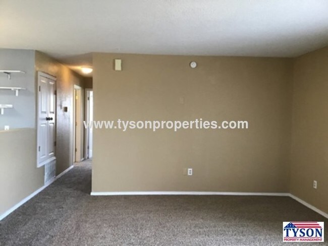 Building Photo - Lovely Condo in Paradise Hills