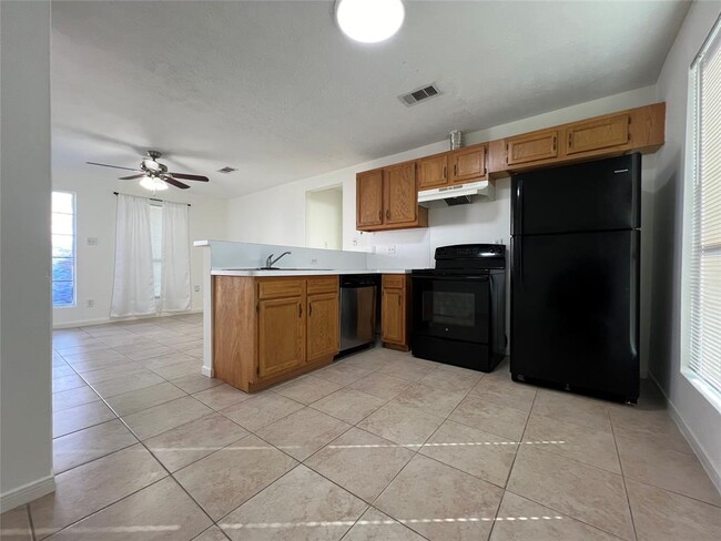Foto del edificio - 5603 Madison St