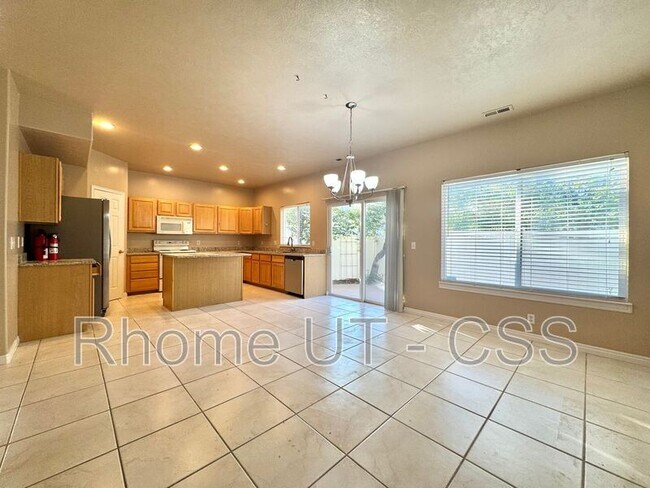 Foto del edificio - 723 Sandy Point Dr