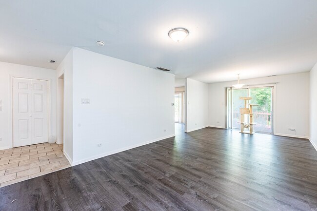 Foto del edificio - 2722 Larkspur Ln