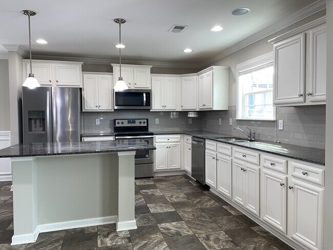 Building Photo - 131 Screech Dr
