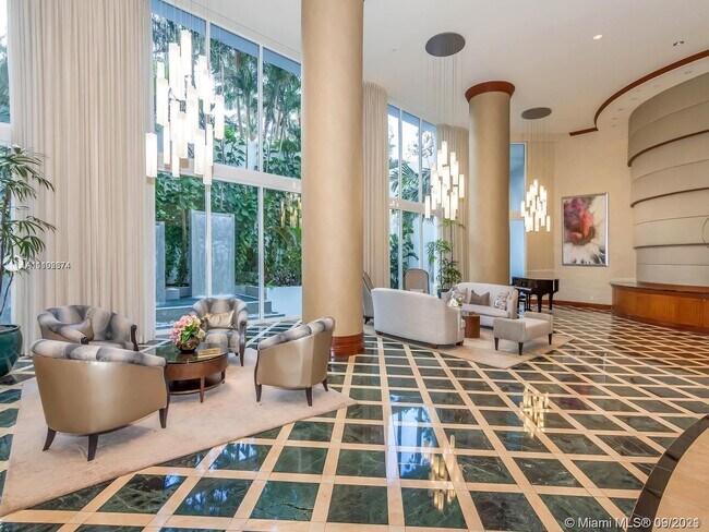 Foto del edificio - 21050 NE 38th Ave