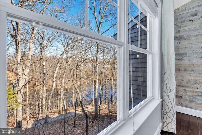 Building Photo - 2526 Brenton Point Dr
