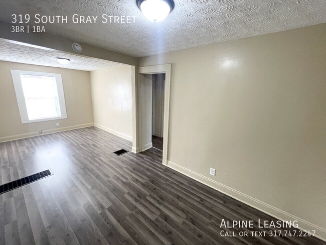 Building Photo - 319 S Gray St