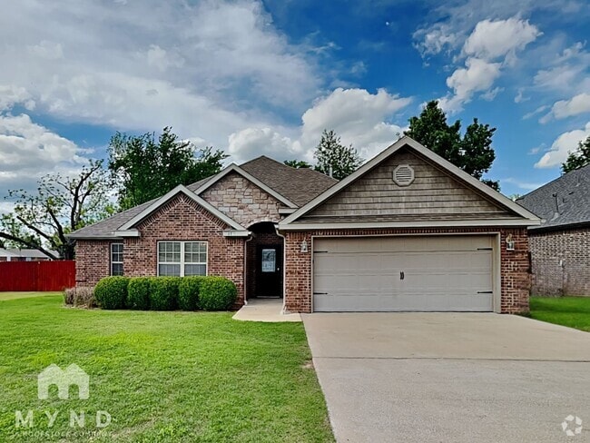Building Photo - 2907 NE Wild Indigo Way