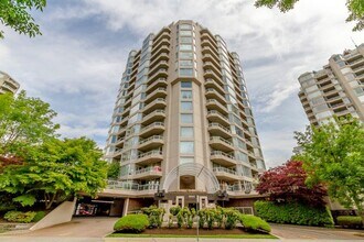 Building Photo - 1065 Quayside Dr