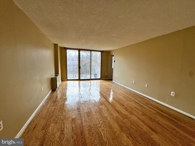 Foto del edificio - 2500 N Van Dorn St