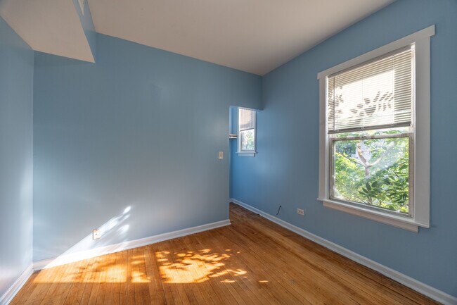 Foto del edificio - 4058 W Congress Pky