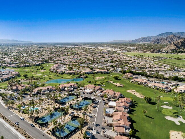 Foto del edificio - 78085 Cobalt Ct