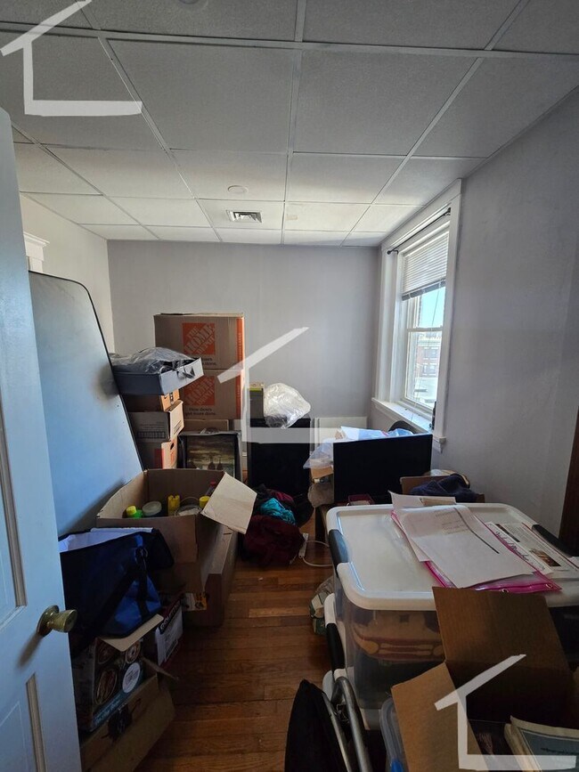 Building Photo - 1209 Commonwealth Ave