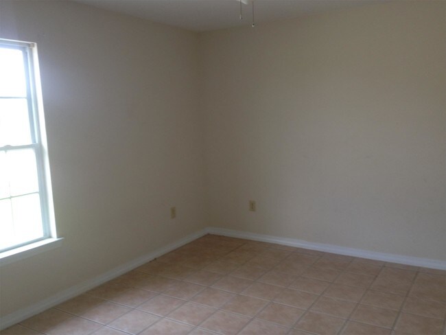 Foto del edificio - 43 Beaver Dam Rd