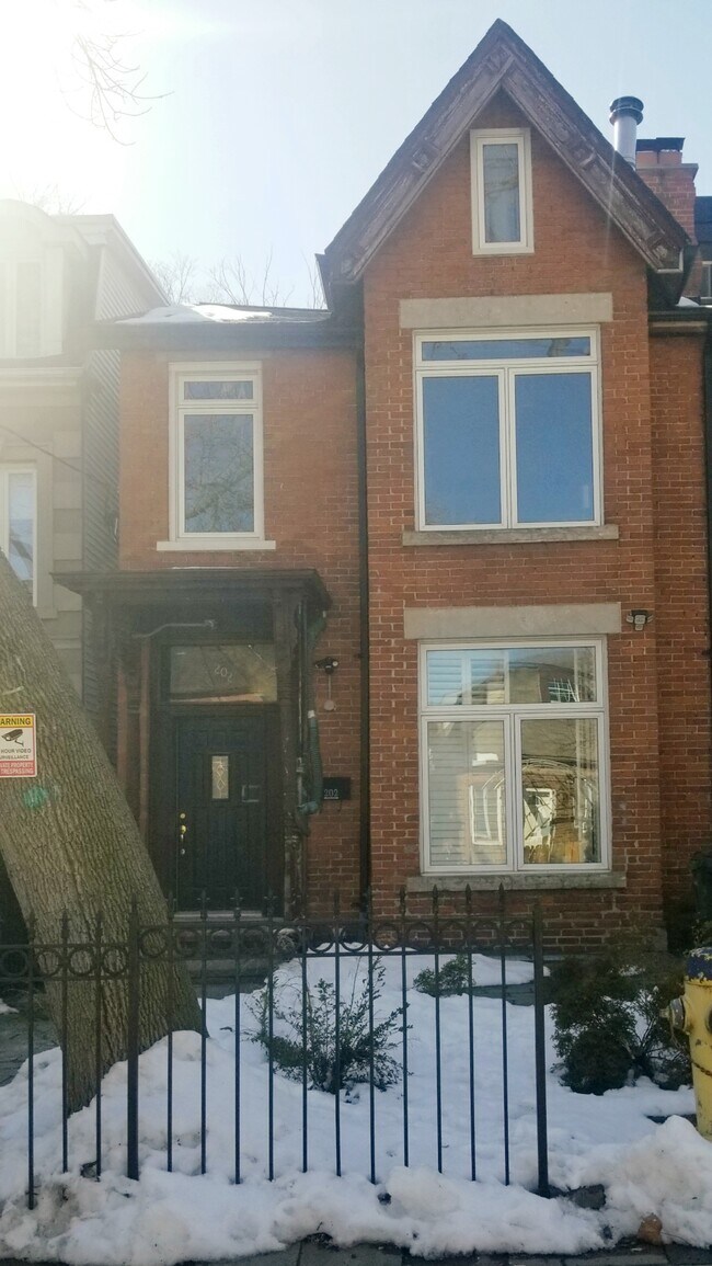 Photo du bâtiment - 202 Seaton St