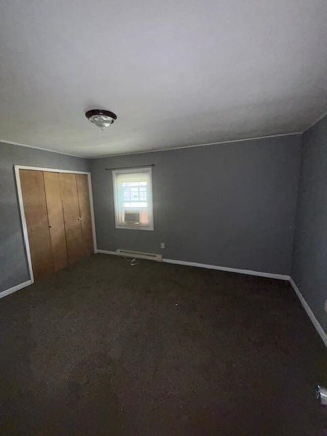 Building Photo - 406 Lake Dr